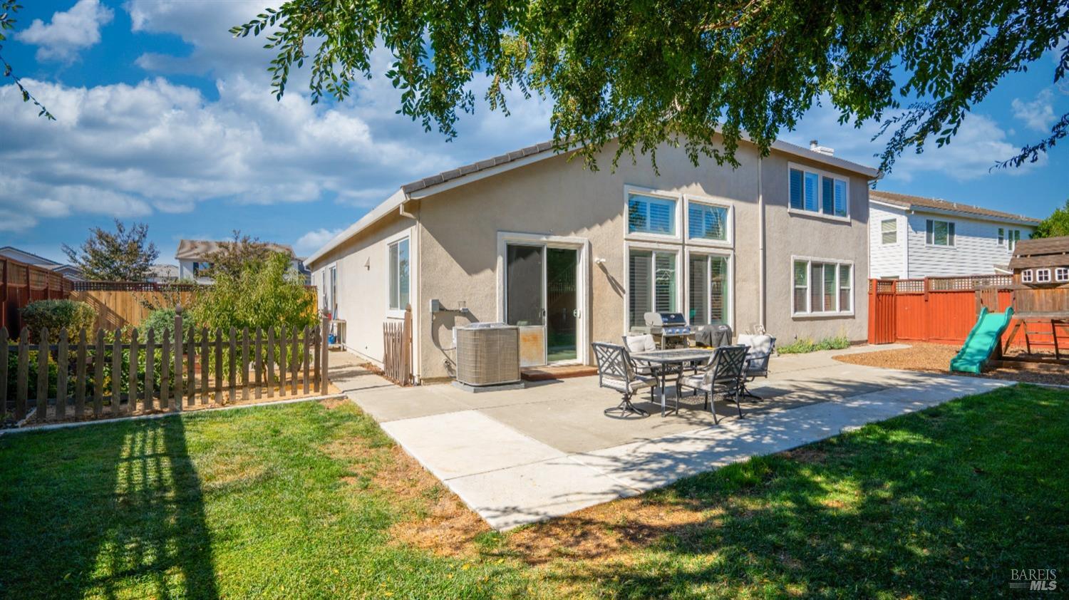 2215 Folsom Fair Circle Dixon CA 95620