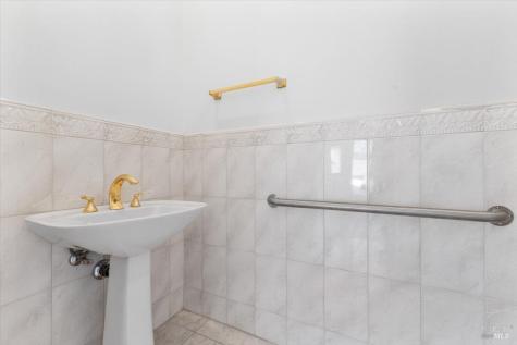 4076-4080 Old Redwood Highway Santa Rosa CA 95403