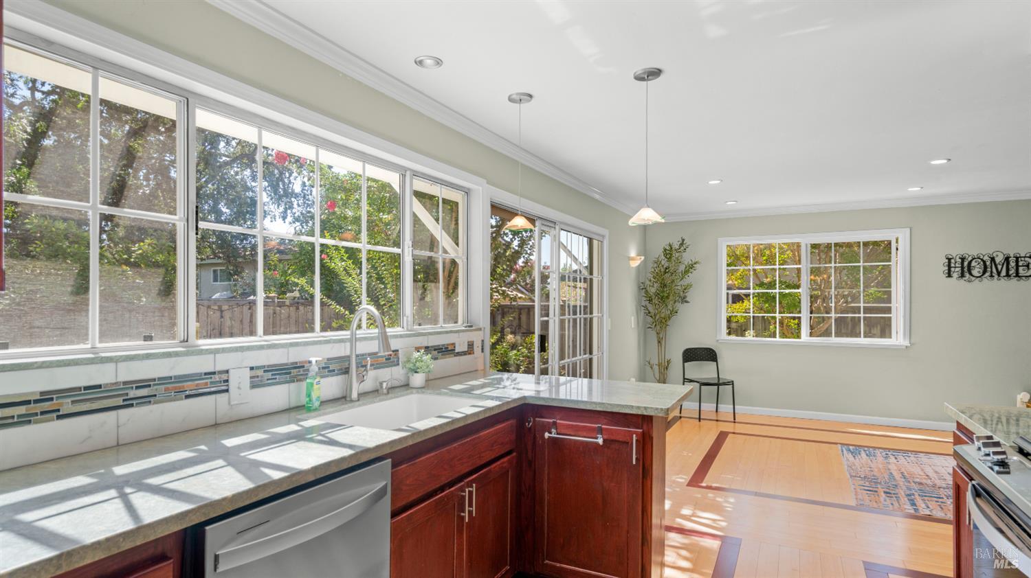 5260 San Luis Avenue Santa Rosa CA 95409