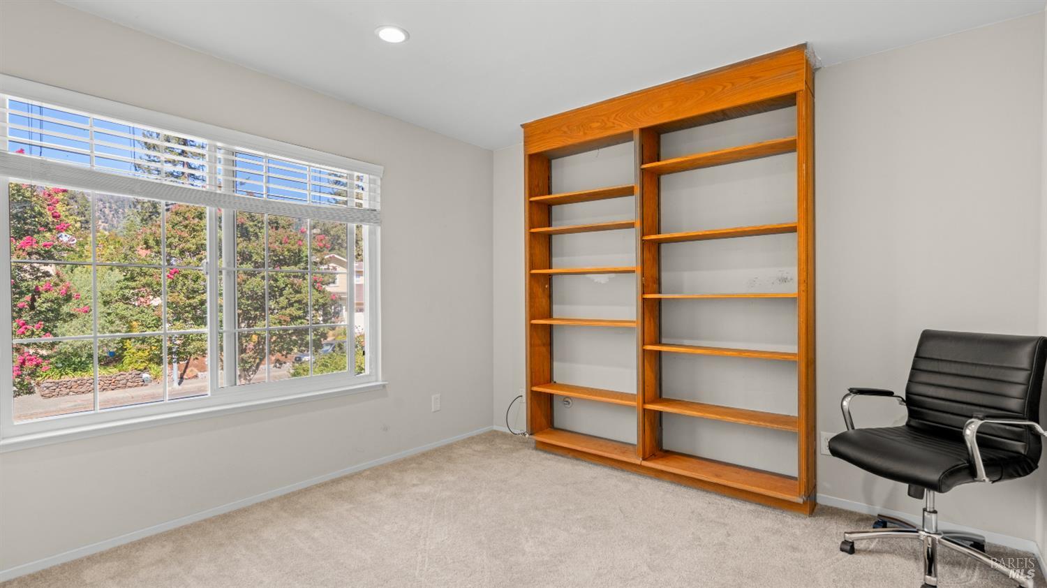 5260 San Luis Avenue Santa Rosa CA 95409