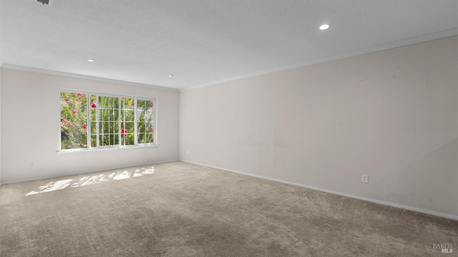 5260 San Luis Avenue Santa Rosa CA 95409