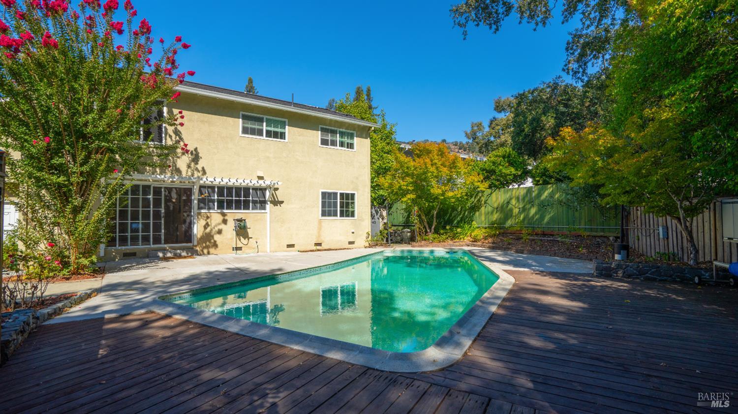 5260 San Luis Avenue Santa Rosa CA 95409