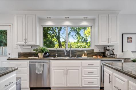 47 Hoff Road Kenwood CA 95442