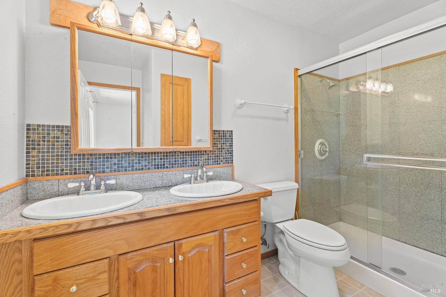 1853 Tulip Place Willits CA 95490