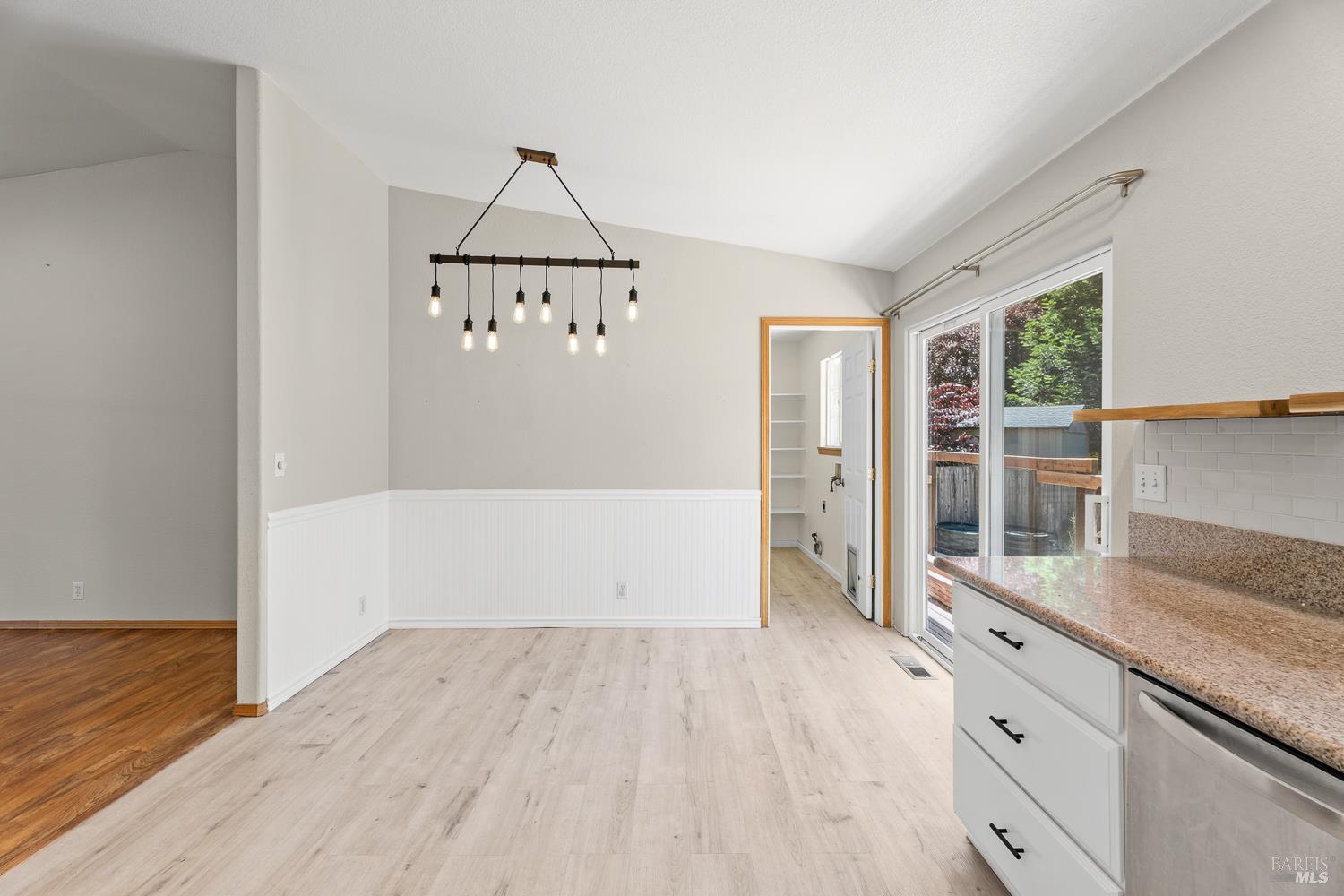 1853 Tulip Place Willits CA 95490