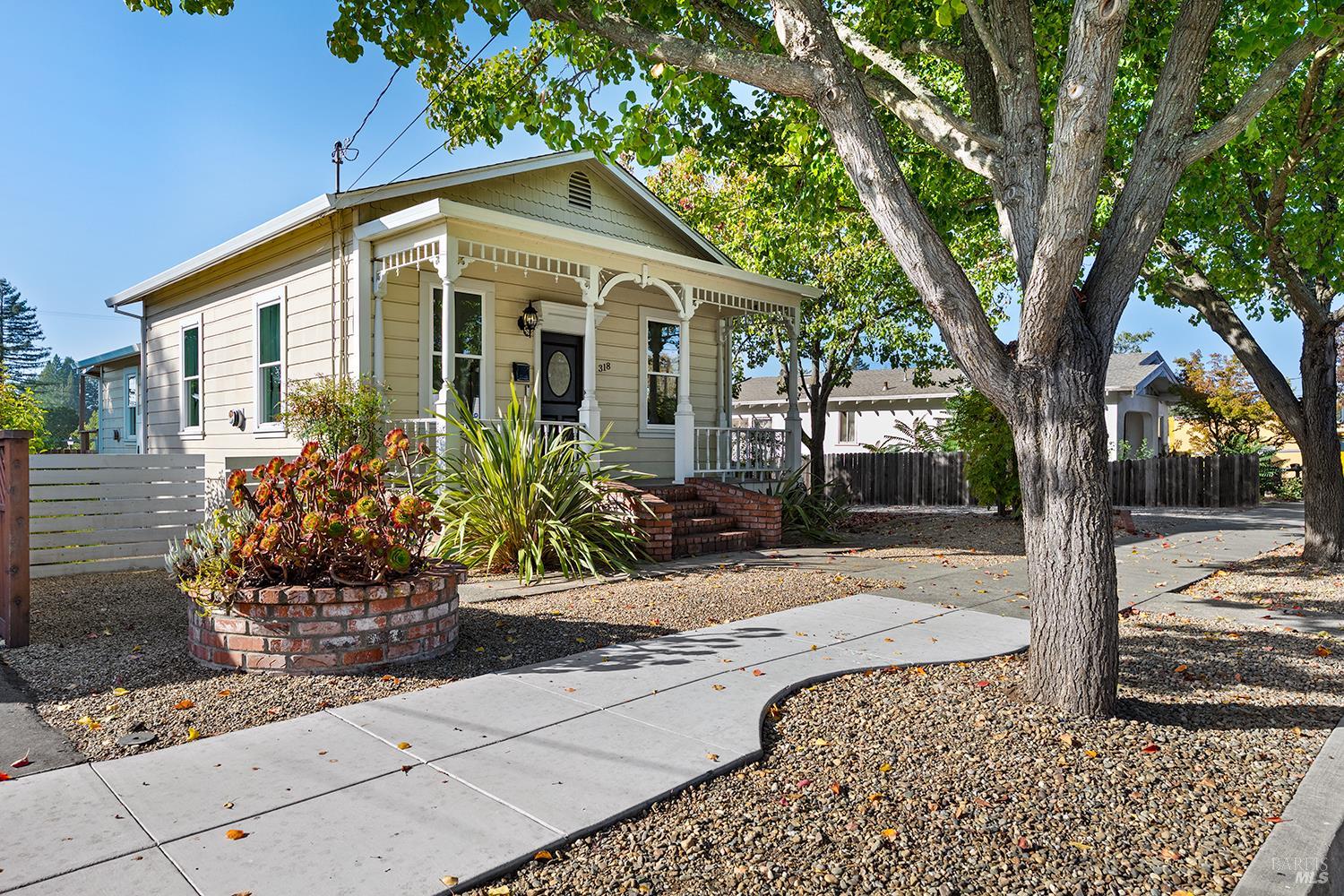 318 Mason Street Healdsburg CA 95448