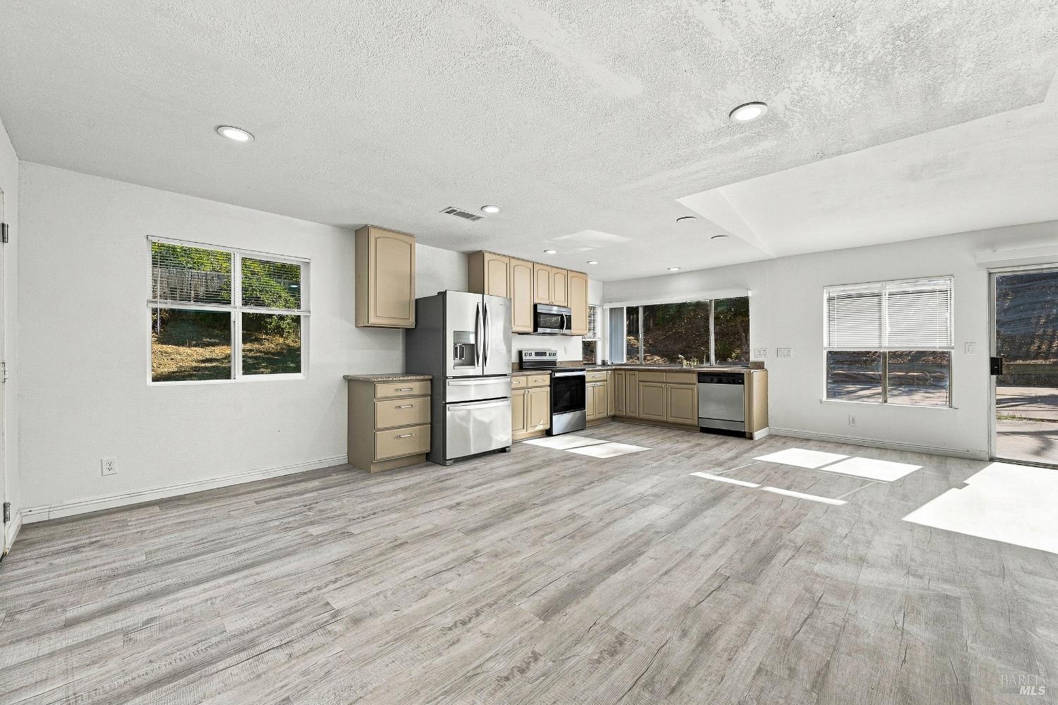 123 Gregory Lane Vallejo CA 94591