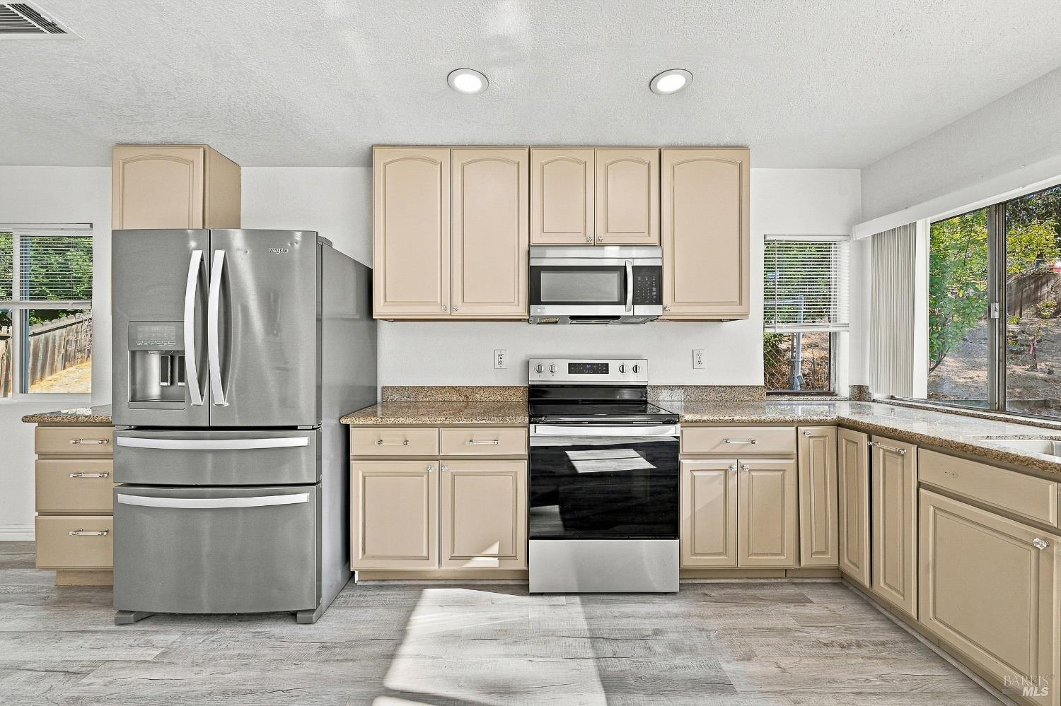 123 Gregory Lane Vallejo CA 94591
