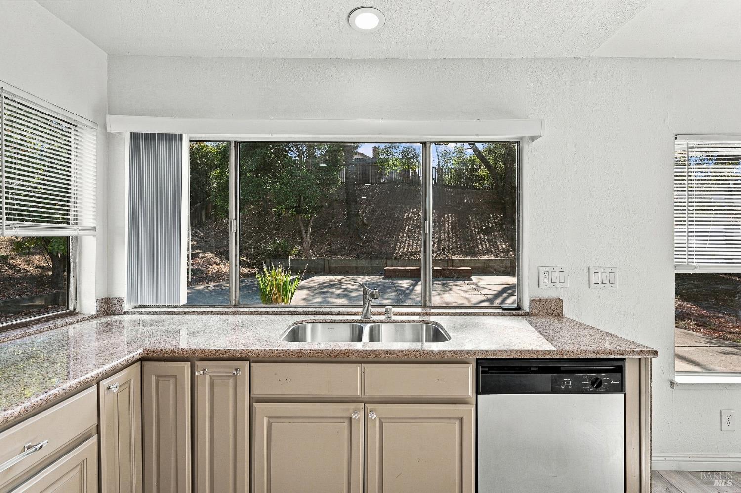 123 Gregory Lane Vallejo CA 94591