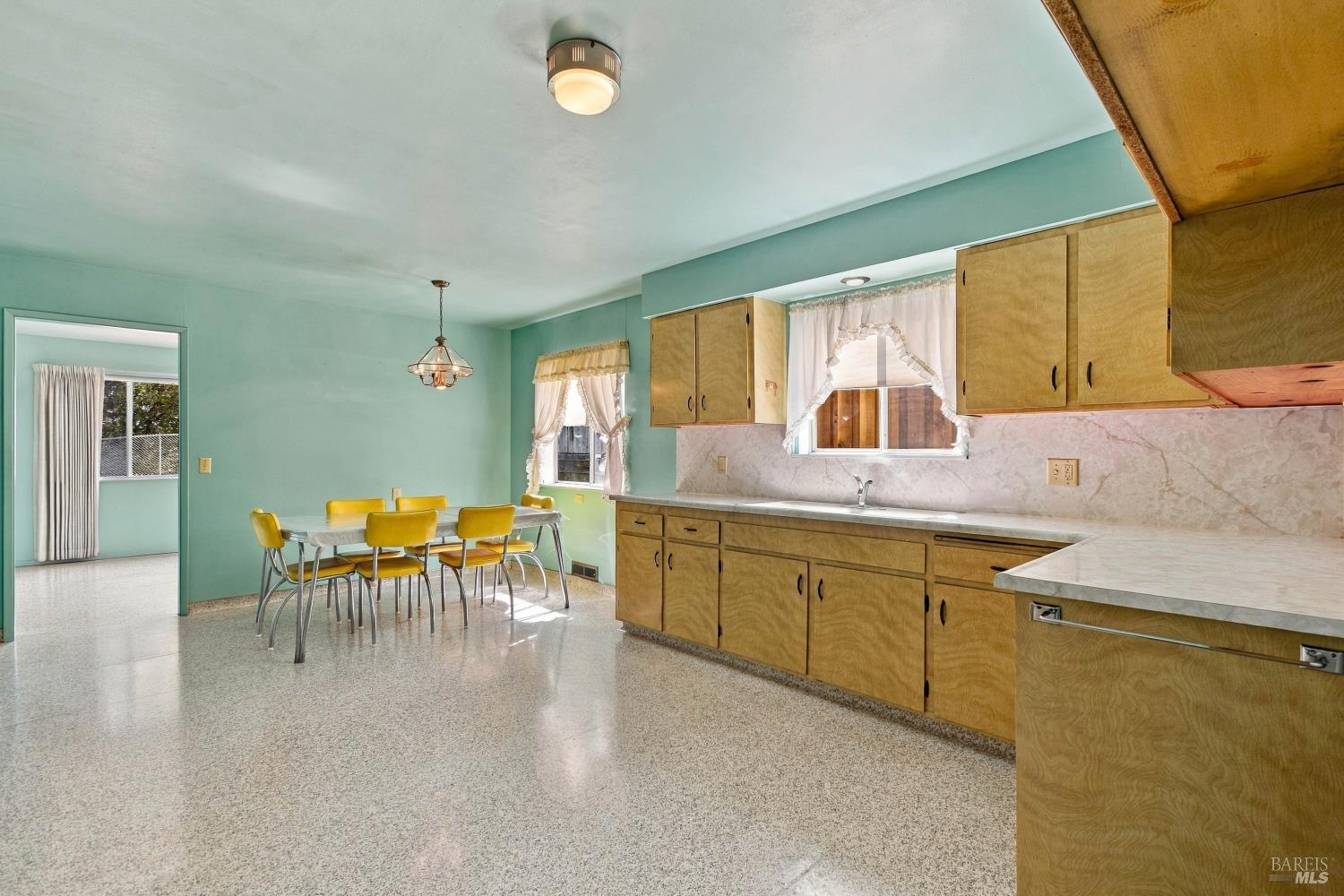 368 E School Street Cotati CA 94931