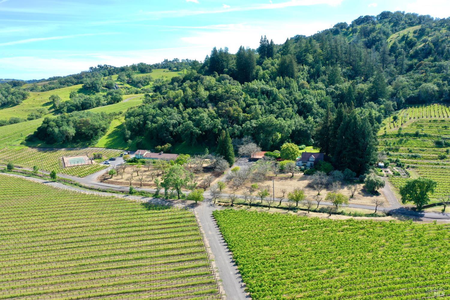 5520 W Soda Rock Lane Healdsburg CA 95448