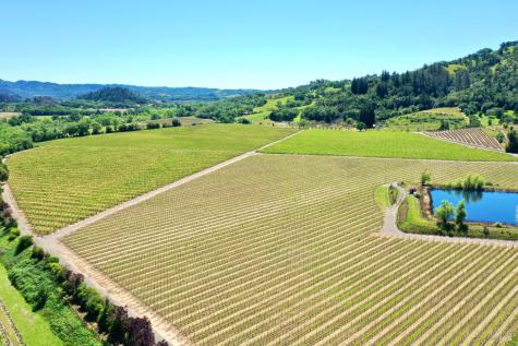 5520 W Soda Rock Lane Healdsburg CA 95448
