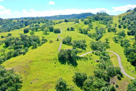 5520 W Soda Rock Lane Healdsburg CA 95448
