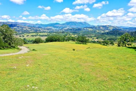 5520 W Soda Rock Lane Healdsburg CA 95448