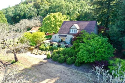 5520 W Soda Rock Lane Healdsburg CA 95448