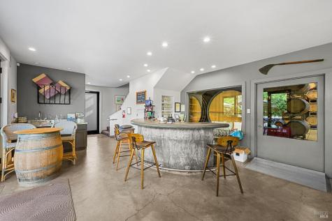 5520 W Soda Rock Lane Healdsburg CA 95448