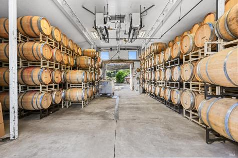 5520 W Soda Rock Lane Healdsburg CA 95448