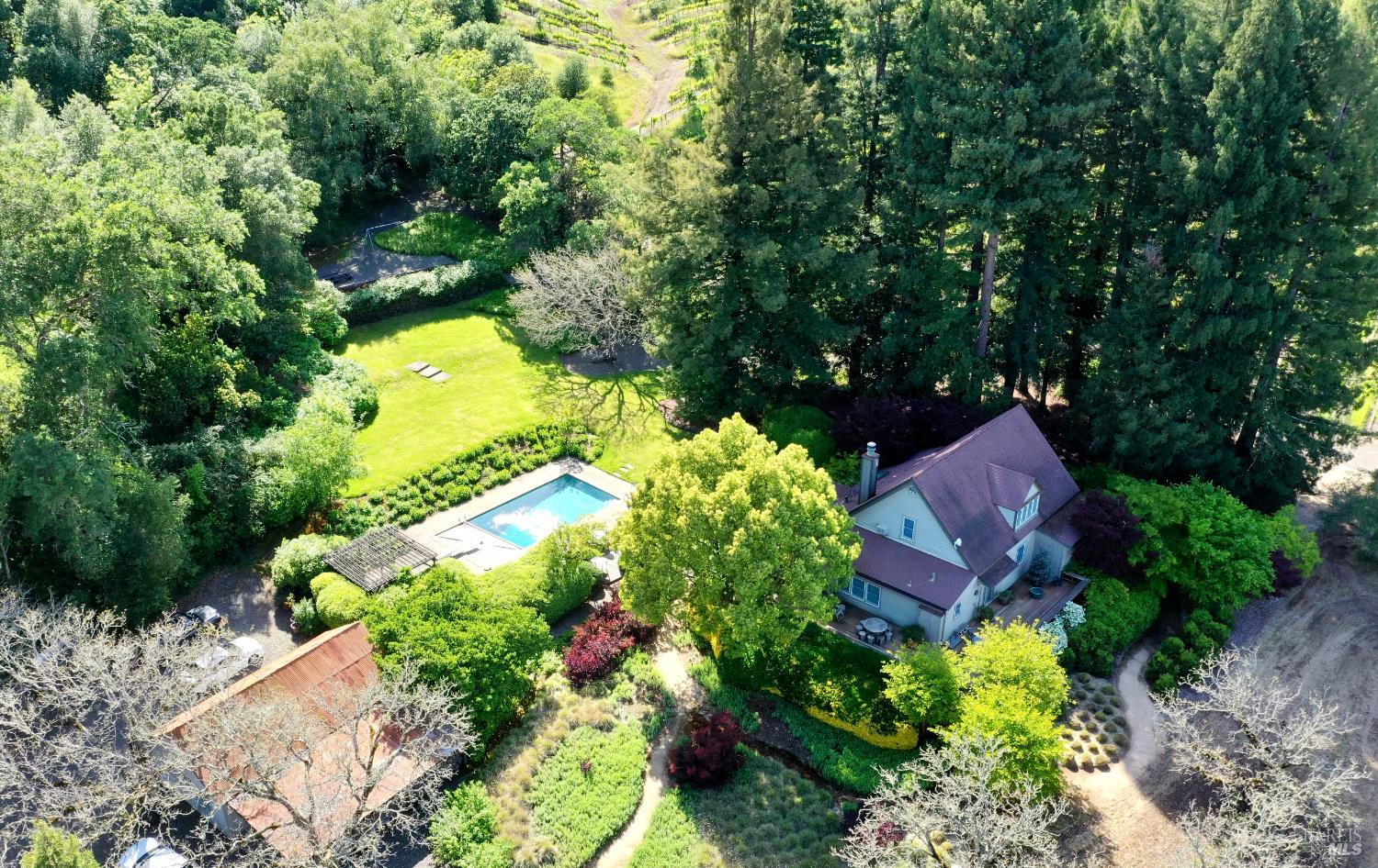 5520 W Soda Rock Lane Healdsburg CA 95448