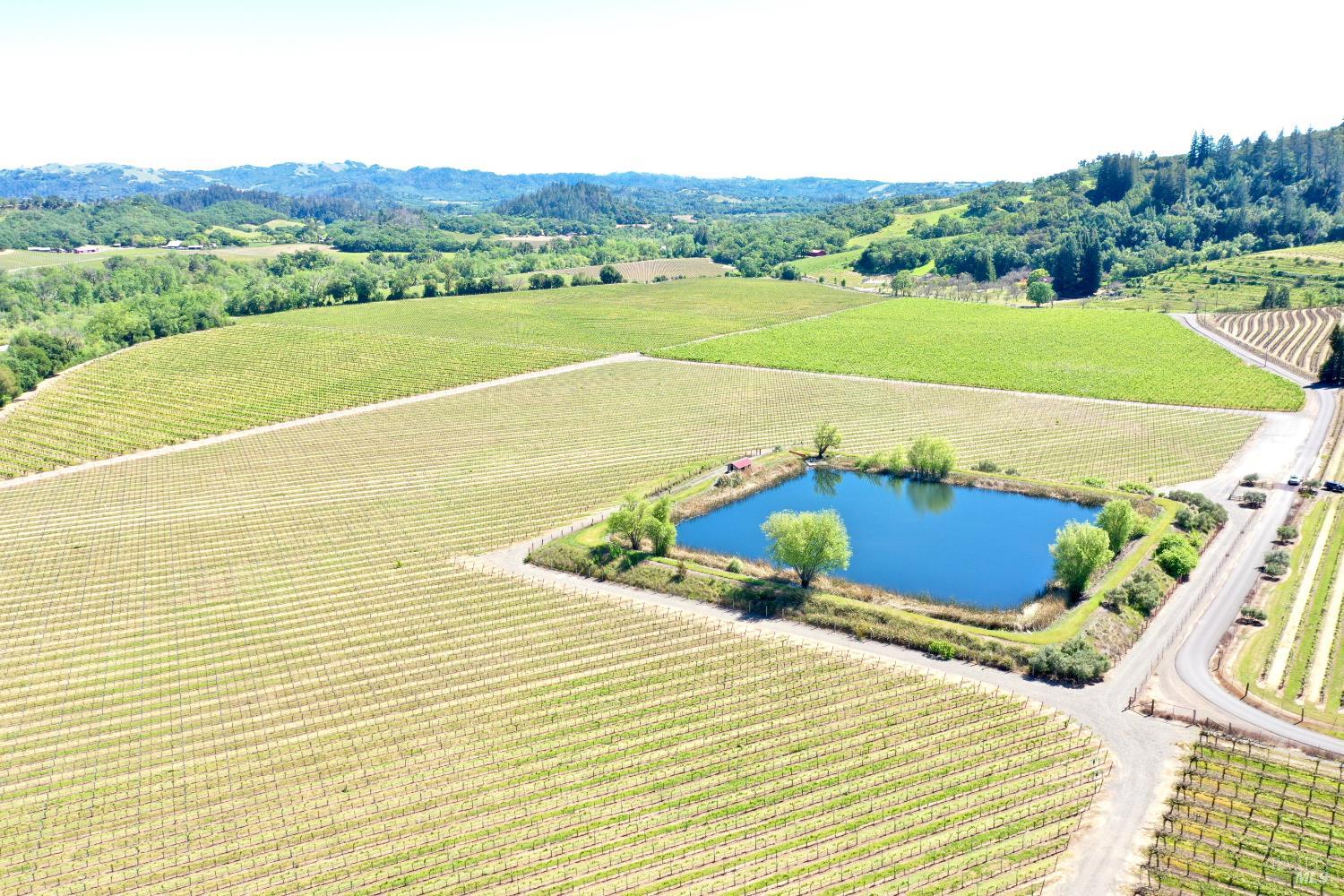 5520 W Soda Rock Lane Healdsburg CA 95448