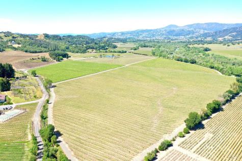 5520 W Soda Rock Lane Healdsburg CA 95448