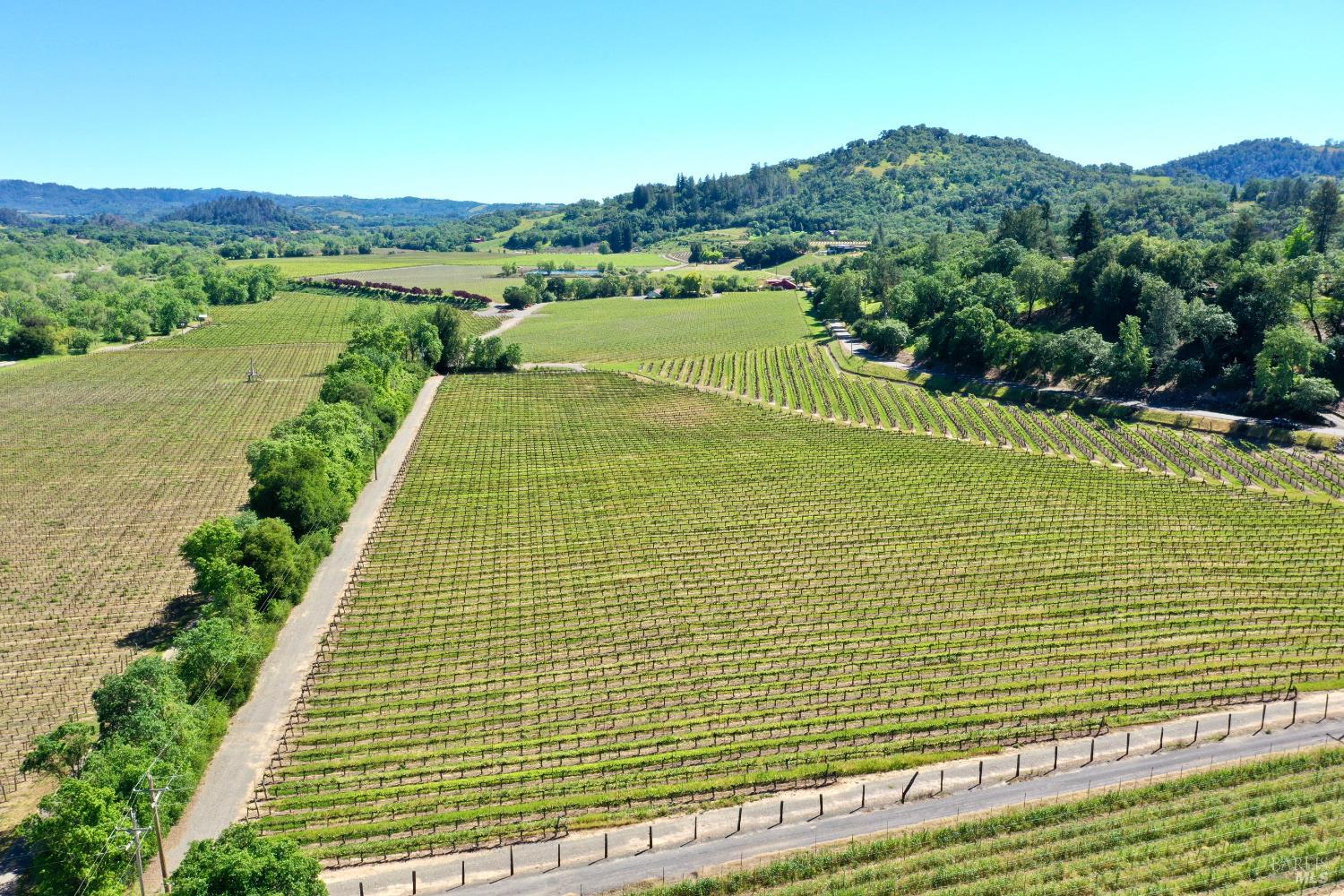 5520 W Soda Rock Lane Healdsburg CA 95448