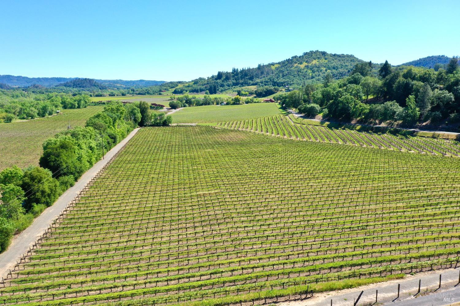 5520 W Soda Rock Lane Healdsburg CA 95448
