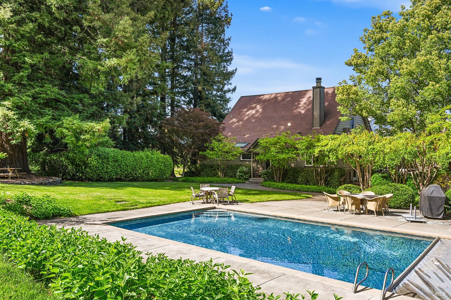 5520 W Soda Rock Lane Healdsburg CA 95448