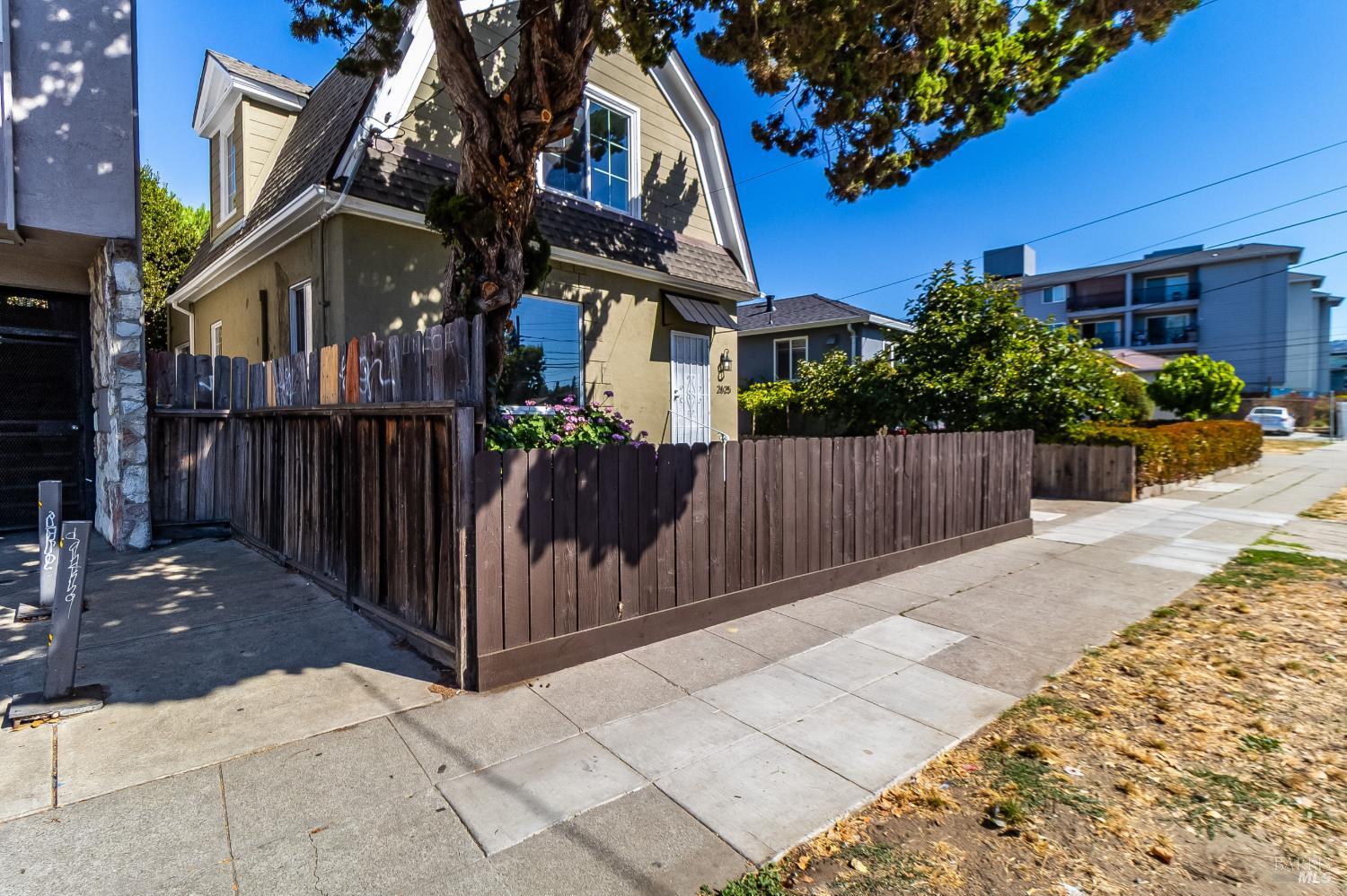 2625 High Street Oakland CA 94619