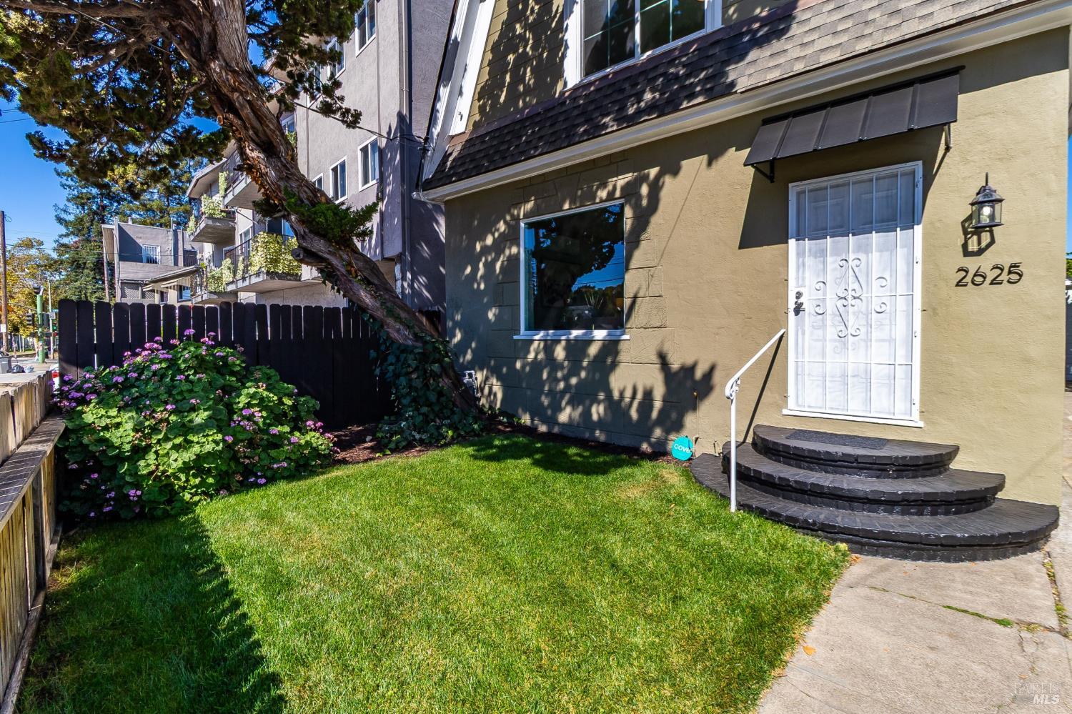 2625 High Street Oakland CA 94619