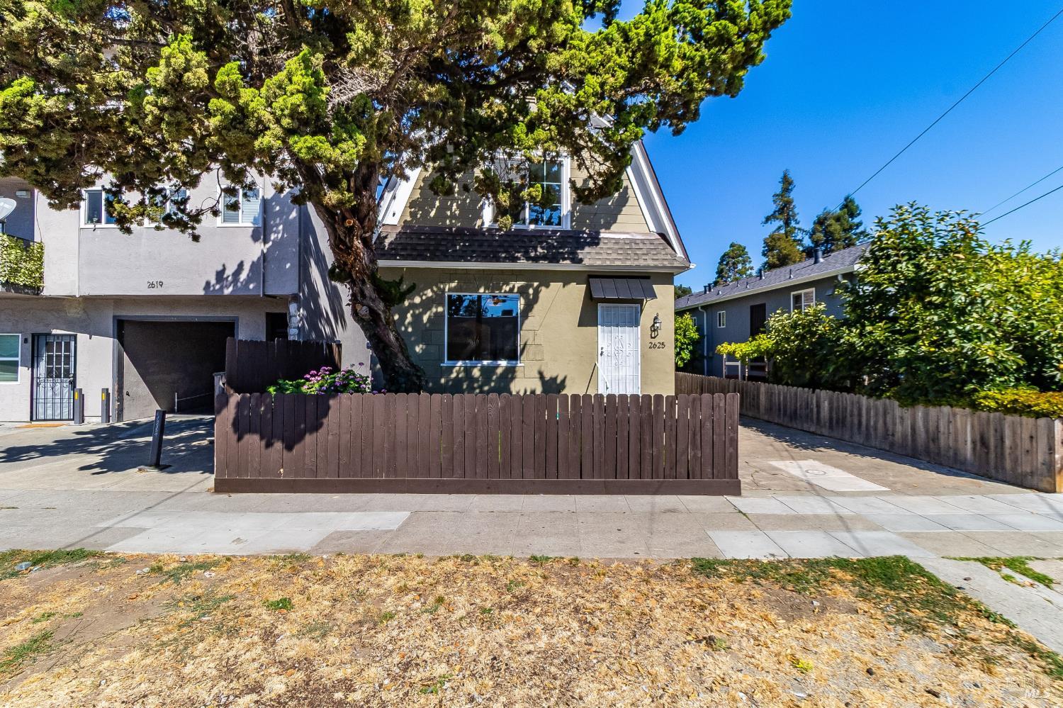 2625 High Street Oakland CA 94619