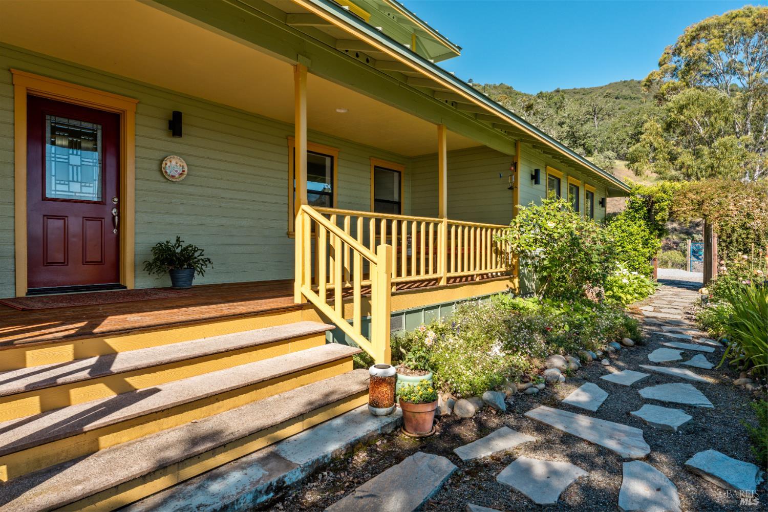 1455 Oak Knoll Road Ukiah CA 95482