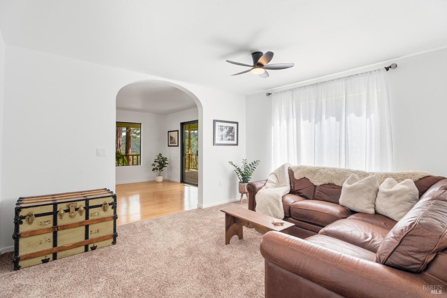 1455 Oak Knoll Road Ukiah CA 95482