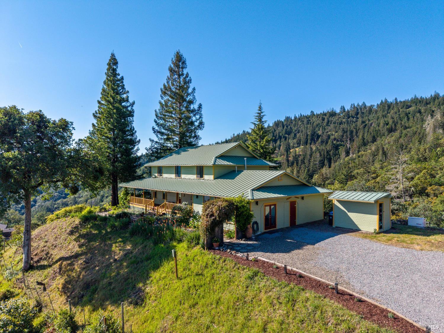 1455 Oak Knoll Road Ukiah CA 95482