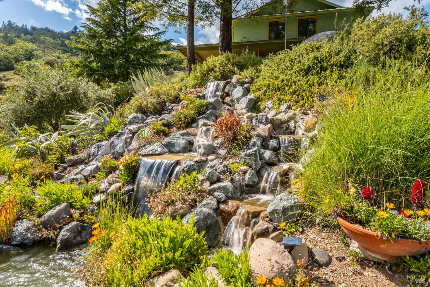 1455 Oak Knoll Road Ukiah CA 95482
