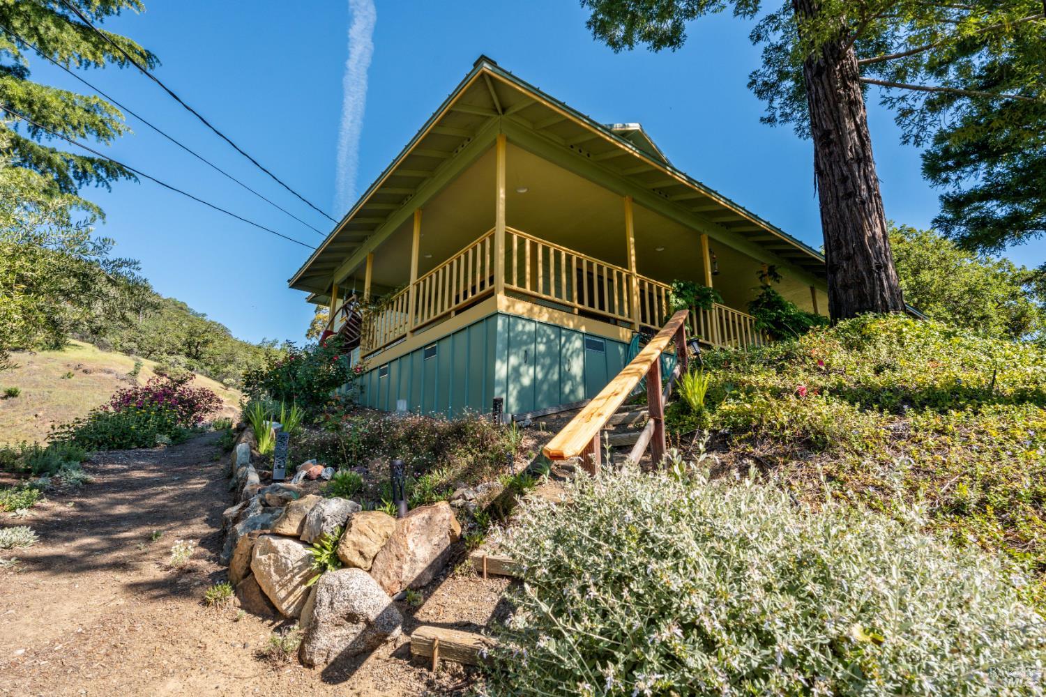 1455 Oak Knoll Road Ukiah CA 95482