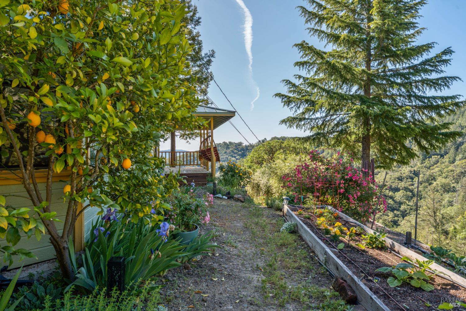 1455 Oak Knoll Road Ukiah CA 95482
