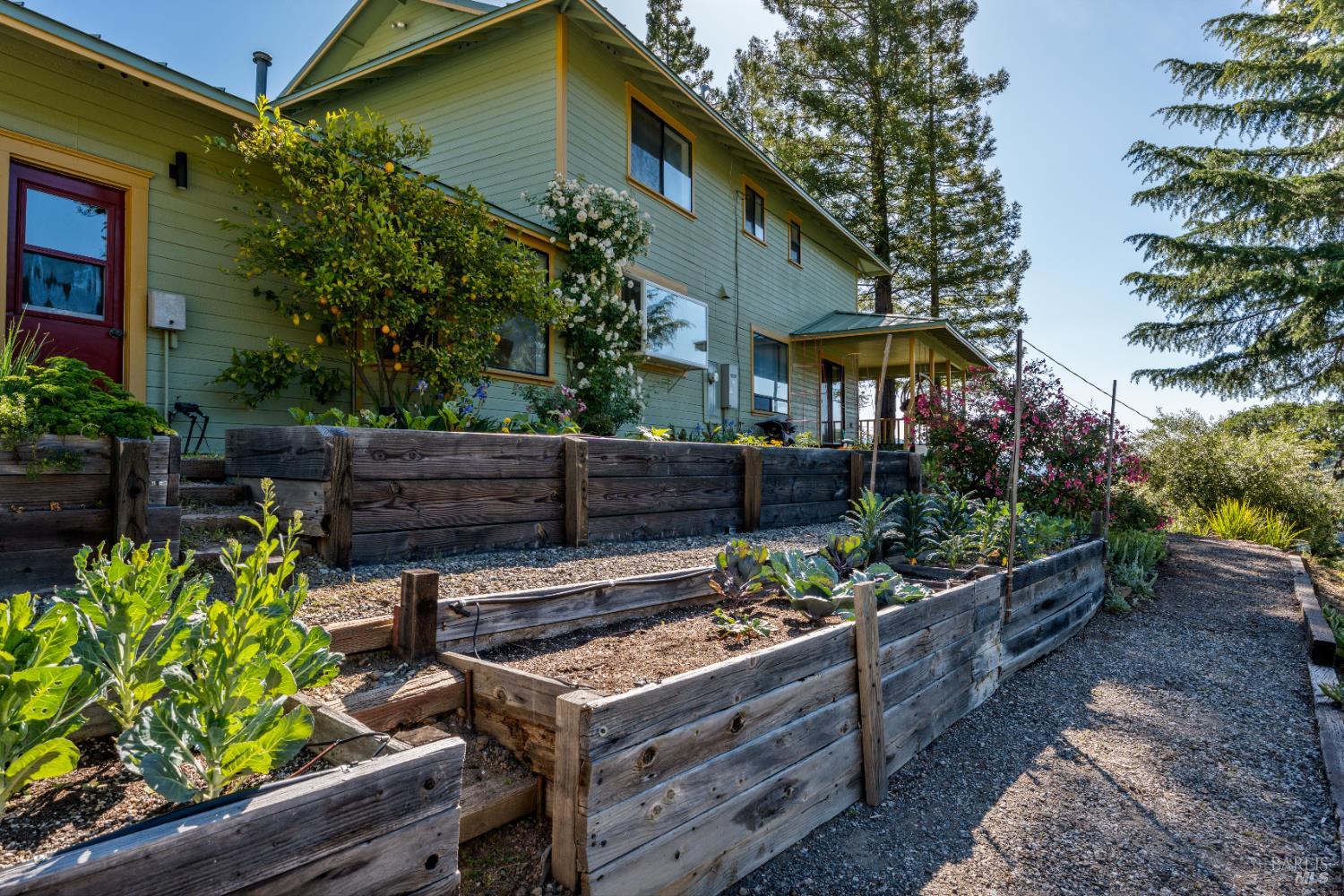 1455 Oak Knoll Road Ukiah CA 95482