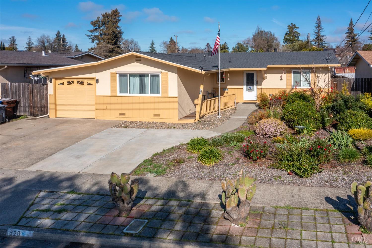 828 Laguna Street Napa CA 94558