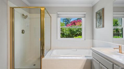 8190 Oakmont Drive Santa Rosa CA 95409