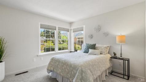 8190 Oakmont Drive Santa Rosa CA 95409