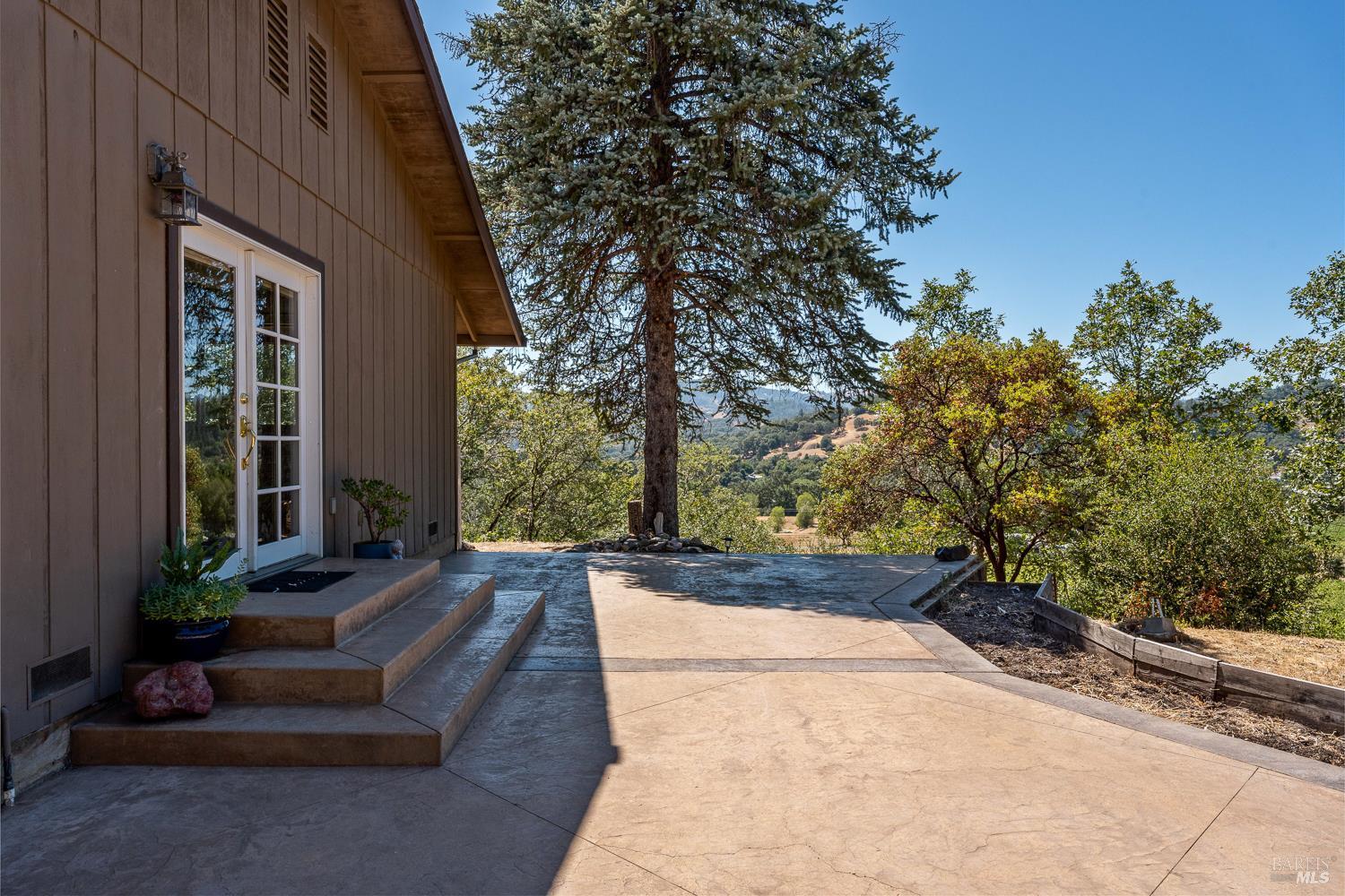 4555 East Side Calpella Road Ukiah CA 95482