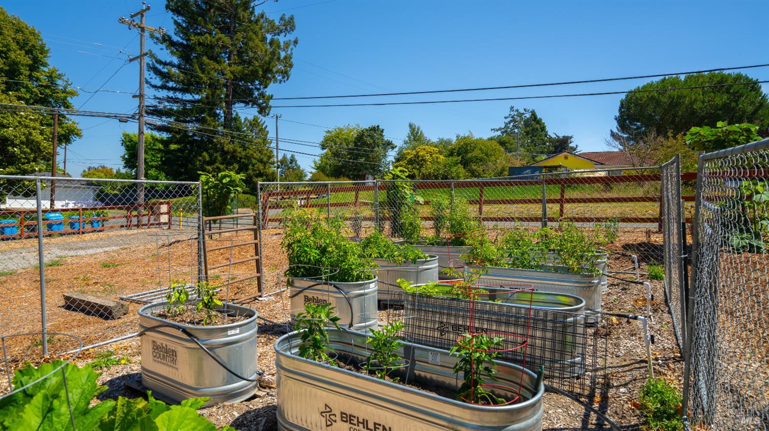 4336 Hessel Road Sebastopol CA 95472