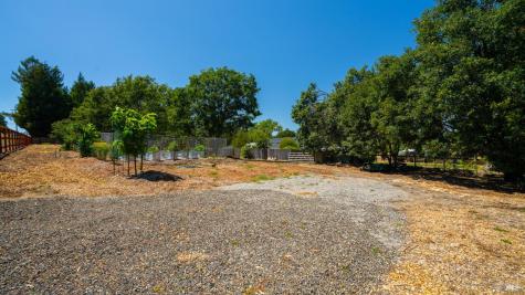 4336 Hessel Road Sebastopol CA 95472