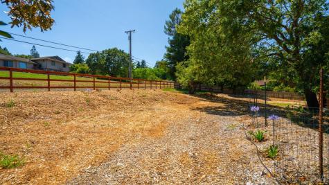 4336 Hessel Road Sebastopol CA 95472