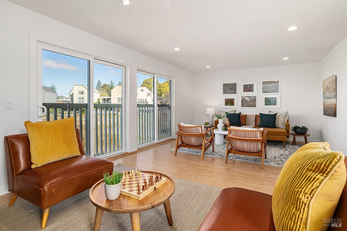2811 Topaz Drive Novato CA 94945