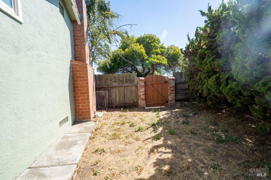 2015 Southwood Drive San Pablo CA 94806