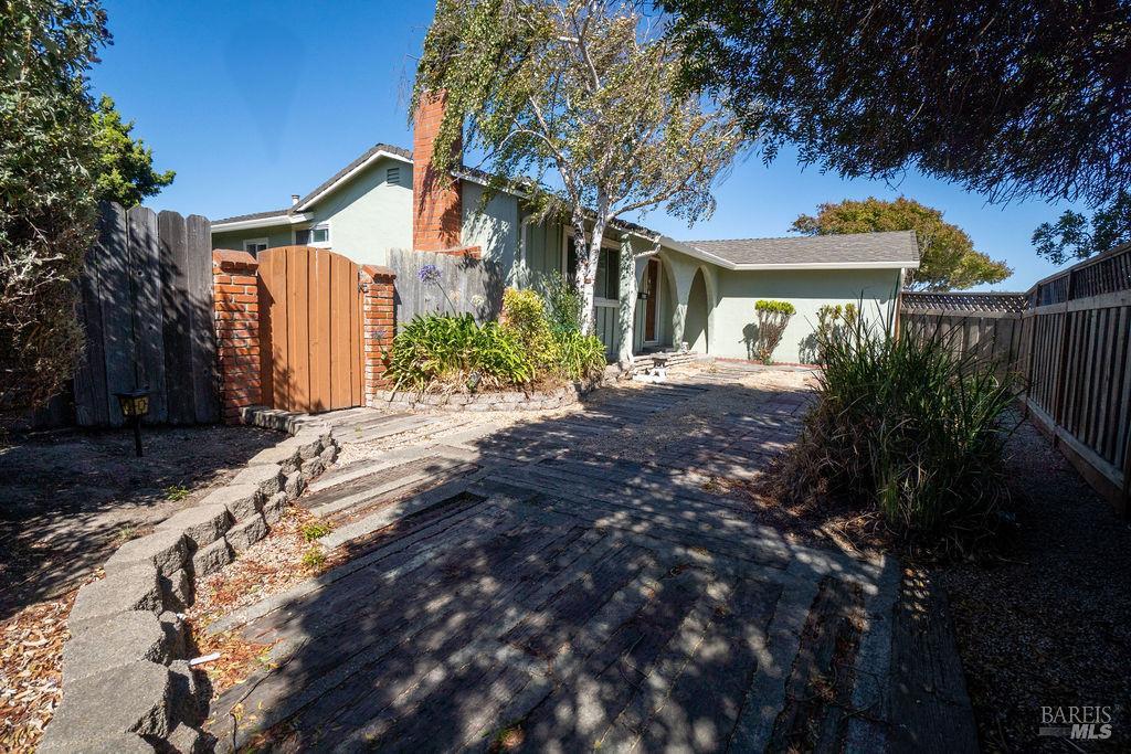 2015 Southwood Drive San Pablo CA 94806