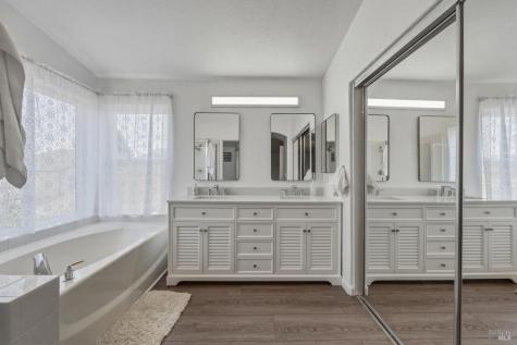 2562 Silver Spur Drive Santa Rosa CA 95407