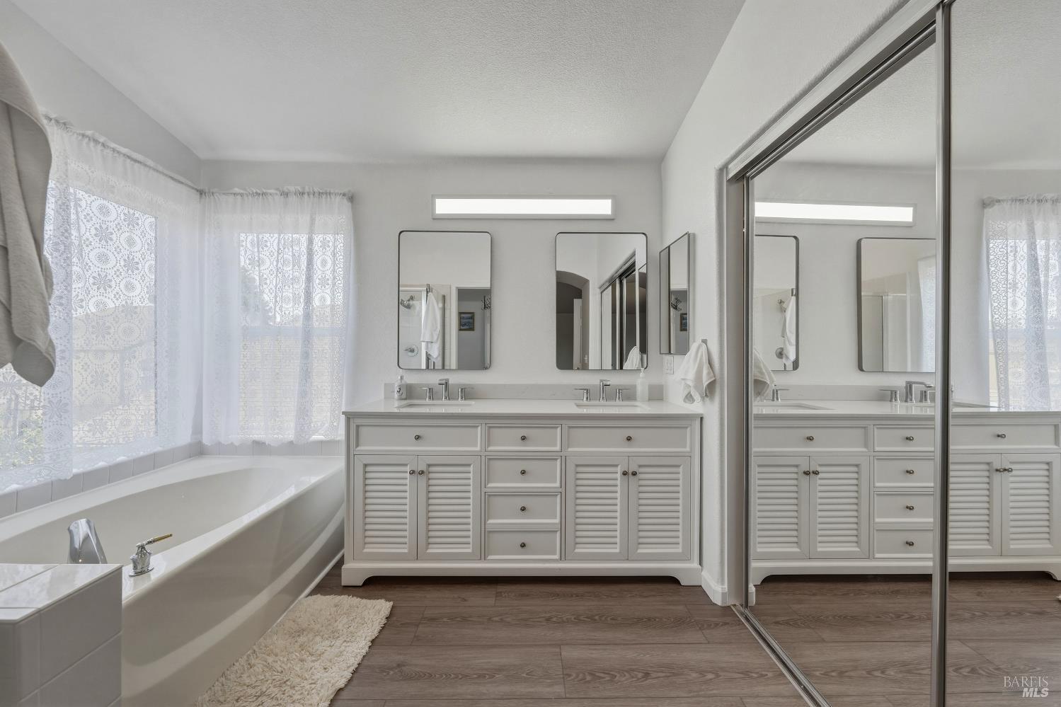 2562 Silver Spur Drive Santa Rosa CA 95407