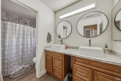 2562 Silver Spur Drive Santa Rosa CA 95407